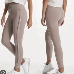 Vuori daily sport leggings